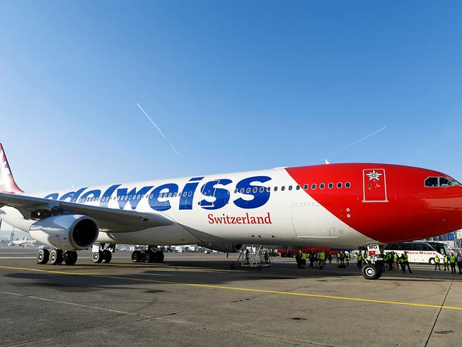 Mit einem Airbus A340 der Edelweiss Air hätte die Reise an den Nordpol durchgeführt werden sollen. (Archivbild)