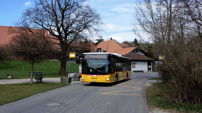 Ein Postauto unterwegs im Bucheggberg: Der Schulverband A3 Bucheggberg, welcher sieben Gemeinden umfasst, wird von der Postauto AG mit 8182 Franken entschädigt.