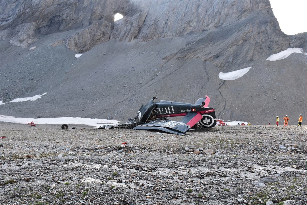 Es handelt sich um eines der schlimmsten Flugzeugunglücke in der Schweizer Aviatik-Geschichte. 20 Menschen verlieren ihr Leben.