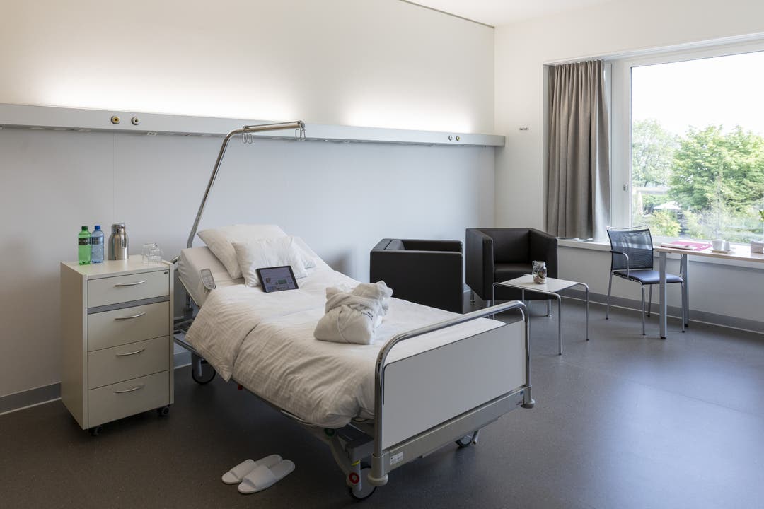Eröffnung Spital Limmattal Blick in ein Zimmer für Patienten mit Privatversicherung.