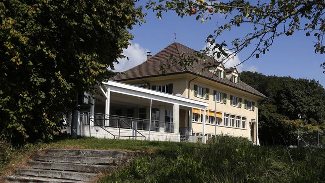 Ist Teil des Areals: Das alte Schulhaus Aetingen.