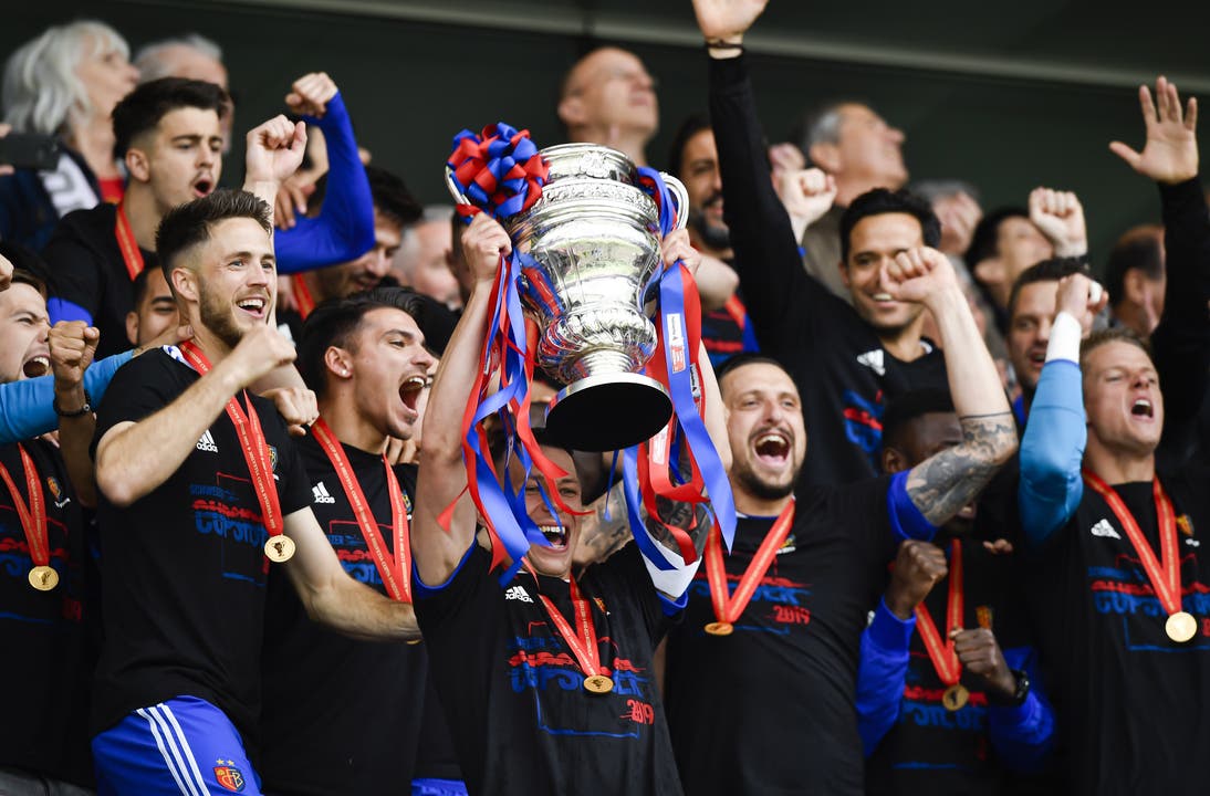Der FC Basel feiert den 13. Cup-Sieg seiner Geschichte.