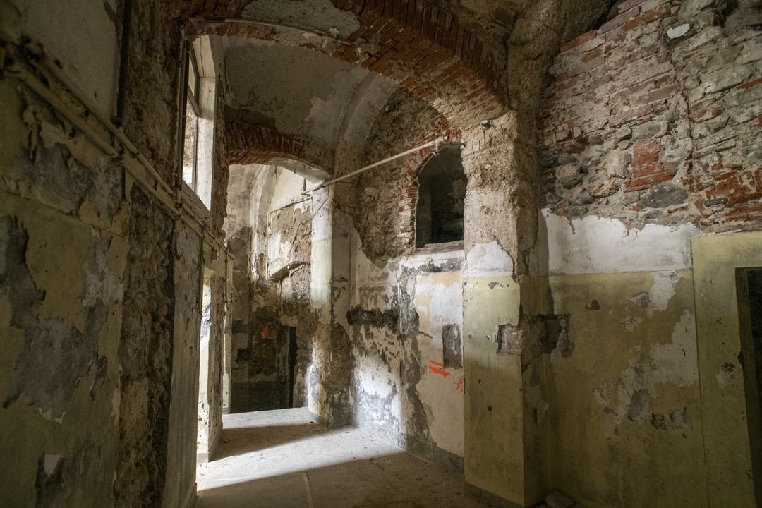 Gotische Bögen aus dem 14. Jahrhundert: Das Badehaus über der Paradiesquelle im Hotel Ochsen.