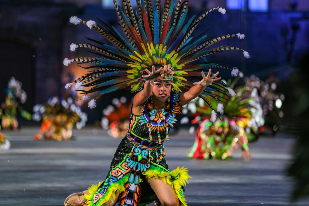 Basel Tattoo 2018: Aztekische Tänzer der Banda Monumental de Mexico