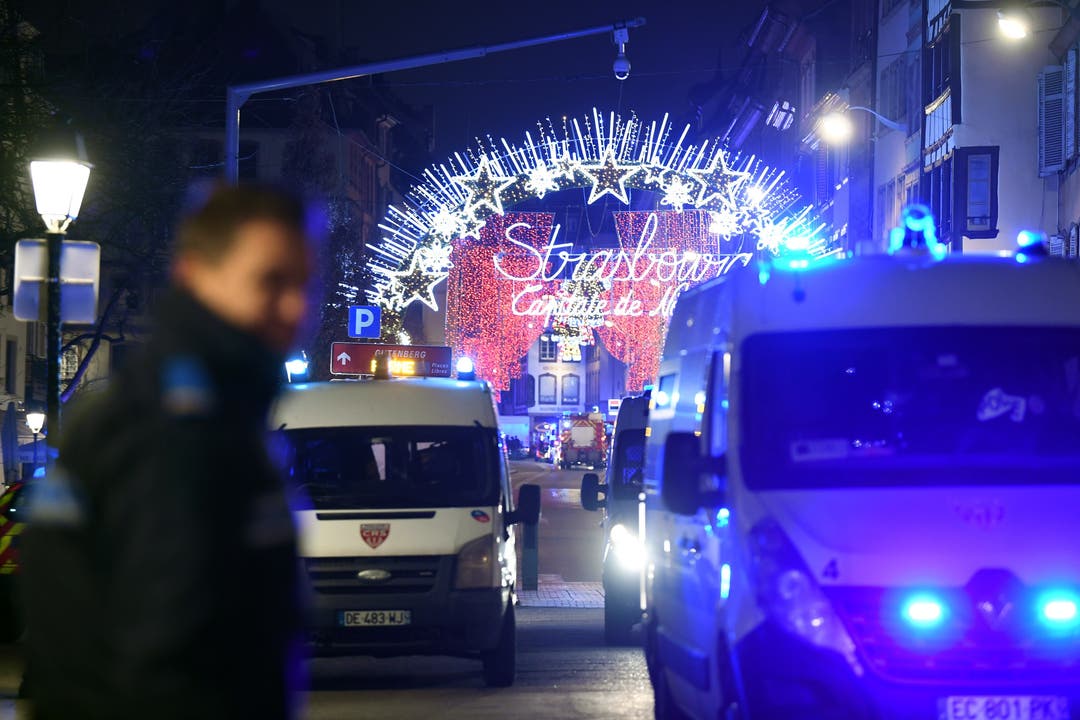 Ein Mann hat am Dienstagabend auf dem Strassburger Weihnachtsmarkt das Feuer eröffnet und drei Menschen getötet.