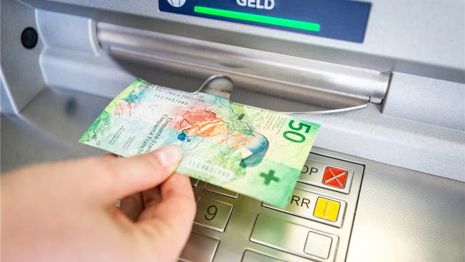 Bis zu 20 Prozent sind die Bargeldbezüge in den letzten fünf Jahren laut den Solothurner Banken zurückgegangen.