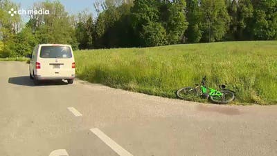 E-Bike-Fahrer bei Kollision mit Lieferwagen tödlich verletzt