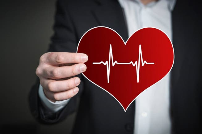 Ausgebildete First Responder wissen, wie man mit Herznotfällen umzugehen hat.