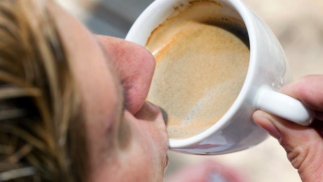 Kaffeetrinker spüren den Placeboeffekt, wenn sie sich wacher fühlen.