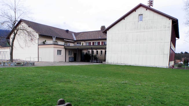 An das bestehende Schulhaus in Flumenthal wird nun angebaut.