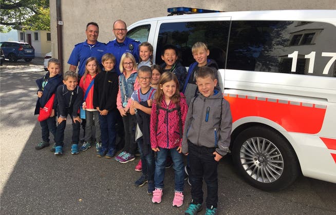 Diese zwölf Kinder entschieden sich 2018 beim Ferienpass Würenlingen für einen Besuch bei der Stadtpolizei Baden.