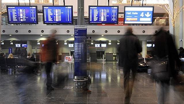 Gestrandete Passagiere am Euro-Airport