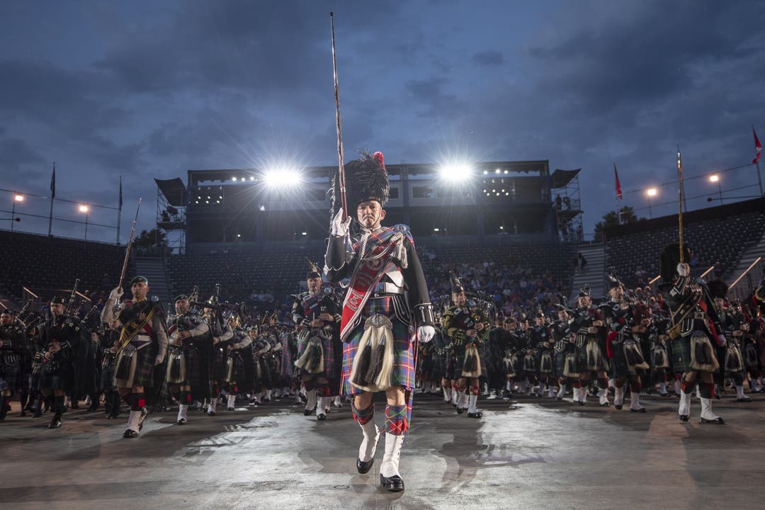 Basel Tattoo 2018: Massed Pipes and Drums