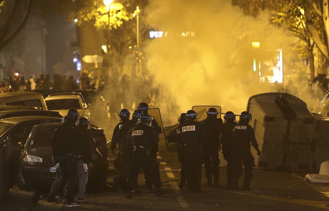 Bilder der eskalierenden Proteste in Paris.