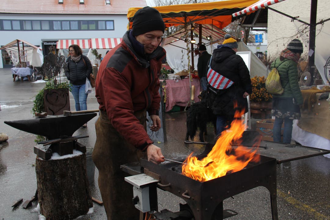 Der Adventsmarkt des Klosters Mariastein.