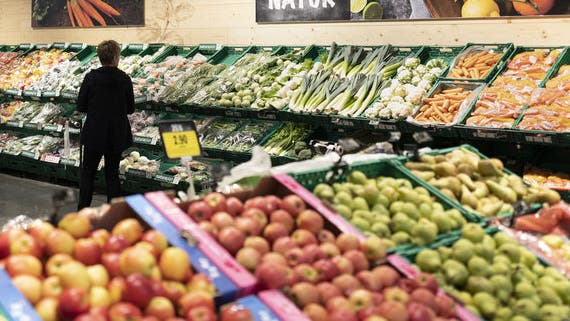 Lebensmittel, die nicht mehr verkauf- aber noch essbar sind, müssen in Tschechien neu gespendet werden, so will es das Gesetz.