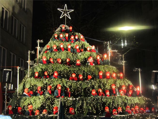 Einer von vielen Höhepunkte in diesem Advent: The Singing Christmas Tree. zvg