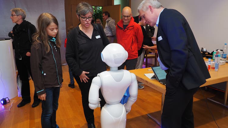 Regionales Pflegezentrum: Roboter war Star der Jubiläumsfeier