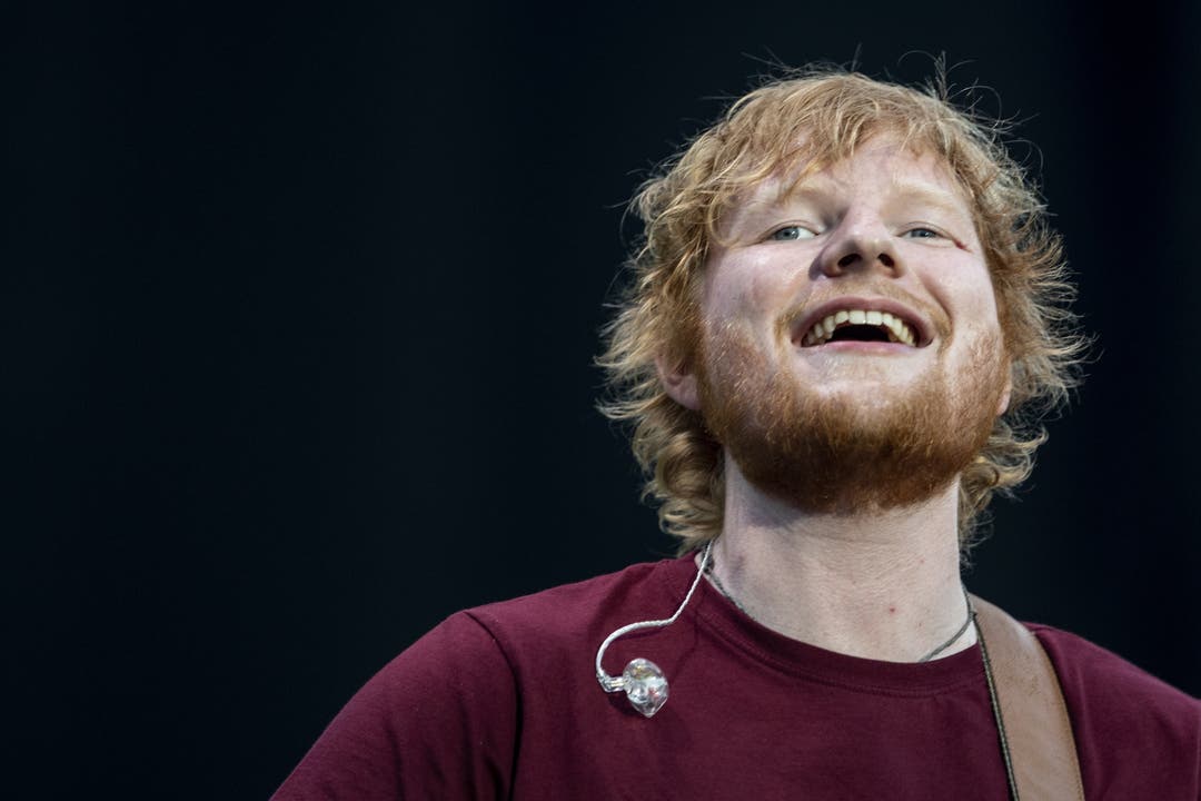 Der britische Musiker Ed Sheeran bei seinem Konzert am Freitag, 3. August 2018, in Stadion Letzigrund in Zürich.