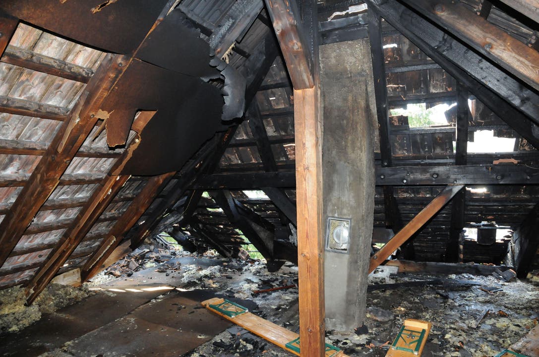 Oberdorf BL, 1. April: In einem leerstehenden Wohnhaus ist im ersten Obergeschoss ein Feuer ausgebrochen.