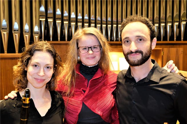 Blicken auf ein gelungenes Dreikönigskonzert zurück: Klarinettistin Michal Lewkowicz, Organistin Helga Váradi und Violinist Ronny Spiegel.