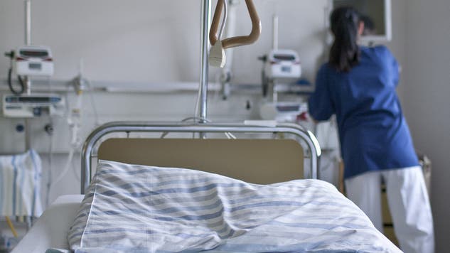 Brisant: Der Alarmknopf am Spitalbett, mit dem Patienten um Hilfe rufen können, war in vielen Schweizer Spitälern ausser Betrieb. (Symbolbild)