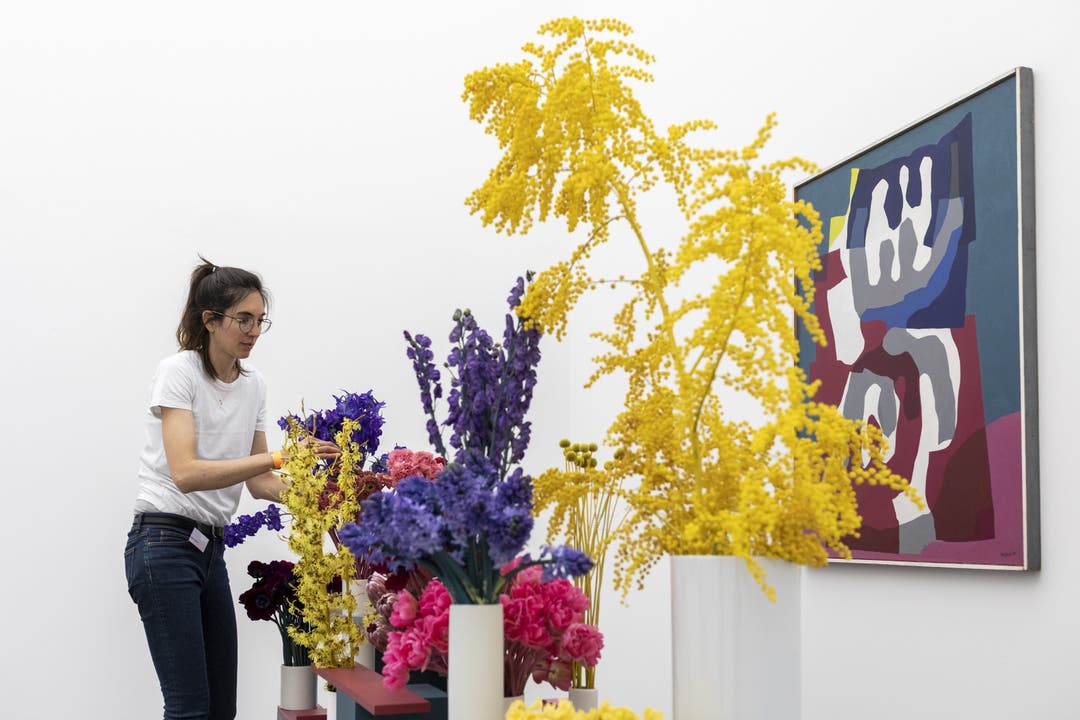 Blumen für die Kunst 2019 Im Aargauer Kunsthaus blüht es wieder: 14 Floristinnen und Floristen haben am Montag ihre Werke aufgebaut. Die AZ war dabei.