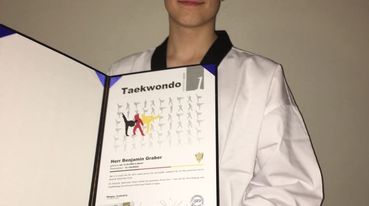 Aargau-Taekwondo Schwaderloch: Erster Schwarzgurt aus der eigenen Schmiede