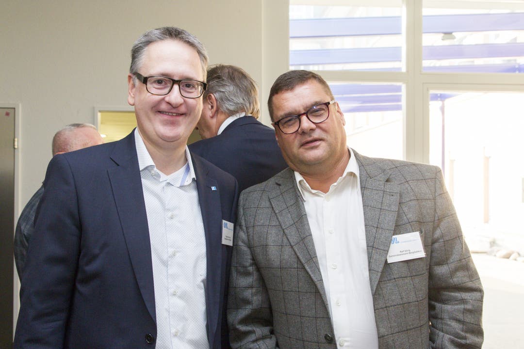 Vereintes Dietikon: Roger Bachmann (SVP), Stadtpräsident von Dietikon, und Ralf Dörig (FDP), Gemeindeammann von Bergdietikon.