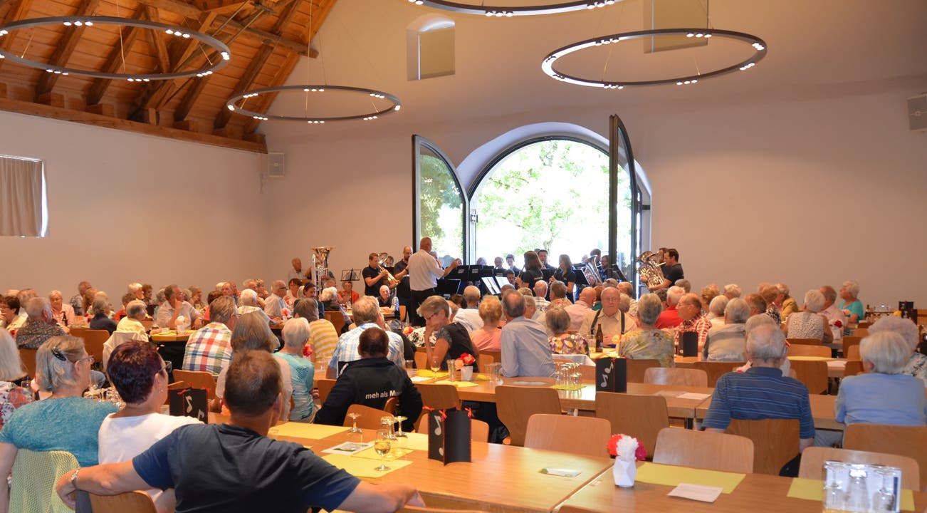 Jubilarenfeier mit Fischessen Harmoniemusik Rohrdorf Jubilarenfeier mit Fischessen Harmoniemusik Rohrdorf in der Zähnteschüür in Oberrohrdorf