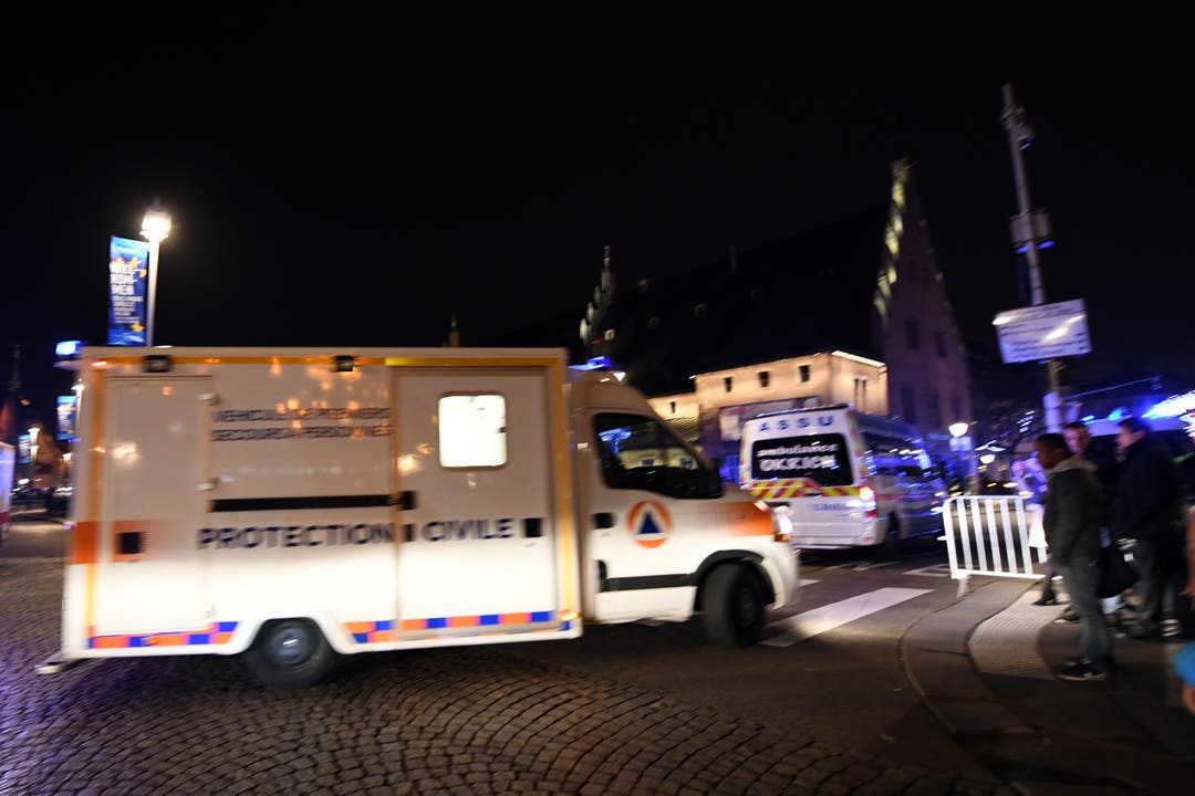 Ein Mann hat am Dienstagabend auf dem Strassburger Weihnachtsmarkt das Feuer eröffnet und drei Menschen getötet.