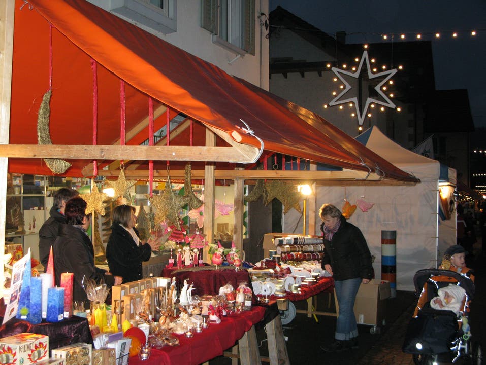 Impressionen vom Weihnachtsmarkt der Gemeinde Turgi.