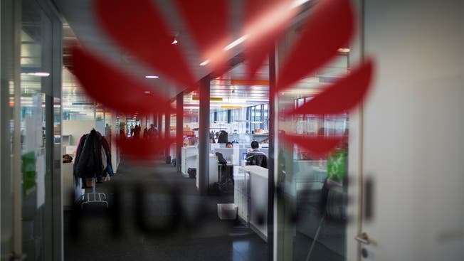 Heute arbeiten rund 350 Mitarbeiter in den Huawei-Büros in Dübendorf ZH. Der chinesische Handy-Riese plant nun, zusätzliche Jobs in der Schweiz zu schaffen.