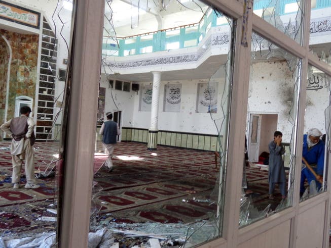 In diesen Räumen einer schiitischen Moschee in der ostafghanischen Provinz Paktia starben bei einem Selbstmordanschlag vom Freitag mindestens 35 Menschen.