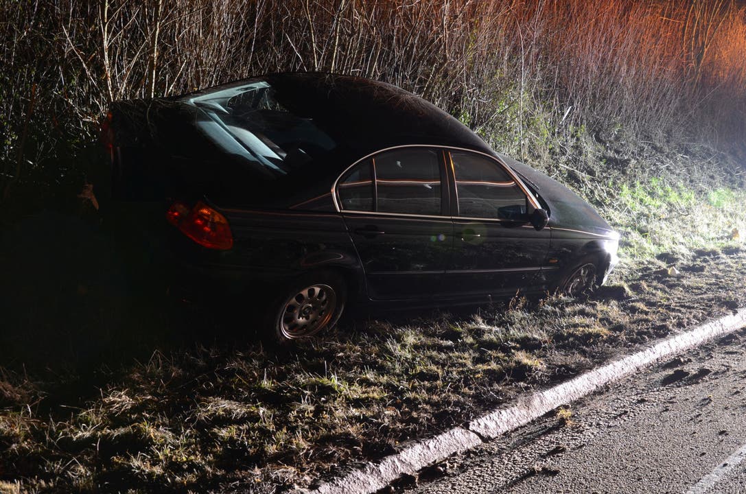 Arisdorf BL/A2, 23. Januar: Auf der A2 verunfallte am Mittwoch ein 24-Jähriger. Er verlor die Kontrolle über seinen Wagen, prallte in die Mittelleitplanke und wurde über die Fahrbahn geschleudert. Verletzt wurde niemand.