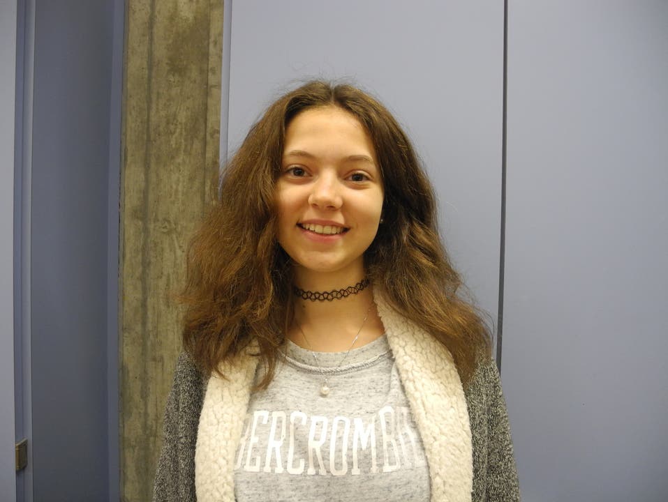  Naomi Schnieper (17): «Ich fand es toll, Einblick in die Ingenieur- Berufe zu gewinnen. Persönlich interessiere ich mich allerdings eher für Biologie.»