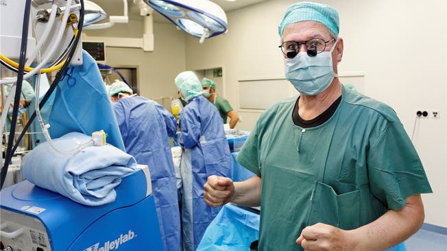Thierry Carrel wird an der Hirslanden Klinik Aarau bald keine Patienten mehr operieren, die vom Kantonsspital überwiesen werden.