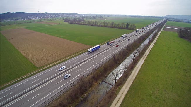 886 Millionen Franken soll der Ausbau der Autobahn auf sechs Spuren auf dem 22 Kilometer langen Abschnitt zwischen Härkingen und Luterbach kosten.