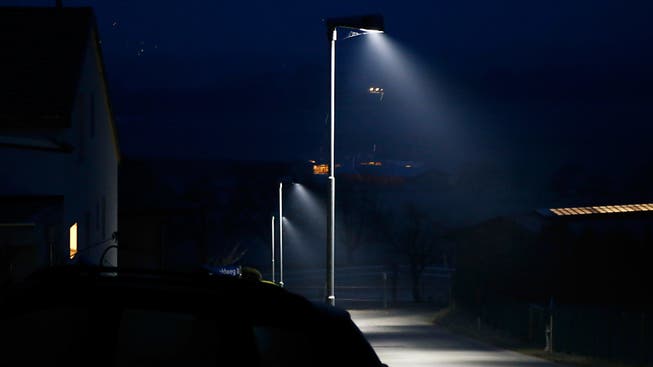 In Oberrohrdorf sollen als Pilotprojekt alle Strassenlampen abgeschaltet werden. (Symbolbild)