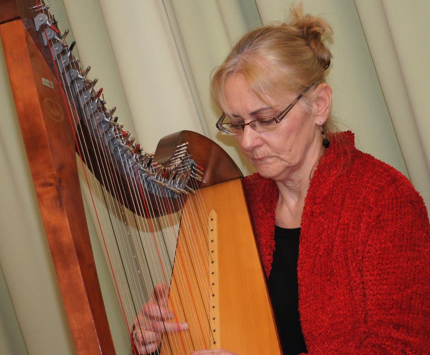 Catherine Rhatigan spielte an der keltischen Harfe.