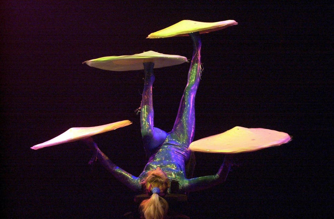 Die russische Akrobatin Elena Tchipokova 2001 in Frick.