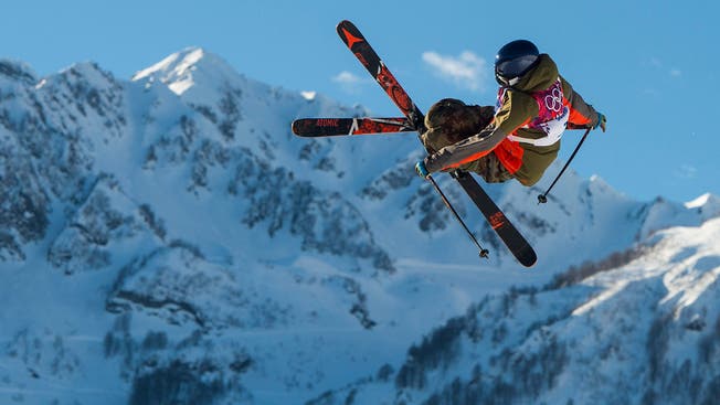 Hier fühlt er sich wohl: Elias Ambühl fliegt an den Olympischen Winterspielen in Sotschi durch die Lüfte.