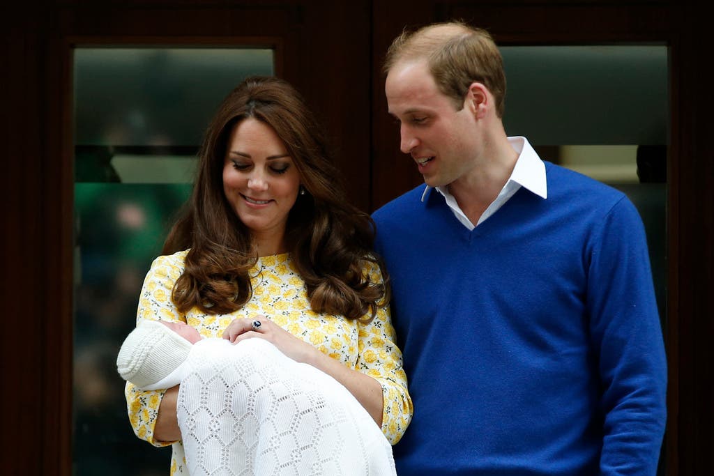 Kate und William nach der Geburt von Prinzessin Charlotte im Mai 2015.