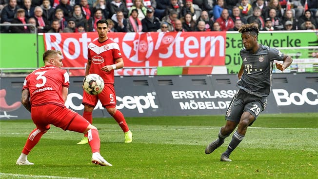 Kingsley Coman (r.) hat mit seinem Doppelpack gegen Düsseldorf massgeblichen Anteil daran, dass die Bayern dank eines 4:1-Sieges Bundesliga-Leader bleiben.
