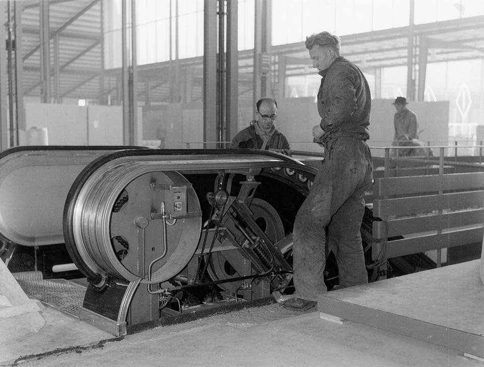 MUBA 1954: Bauarbeiten an der Rundhofhalle