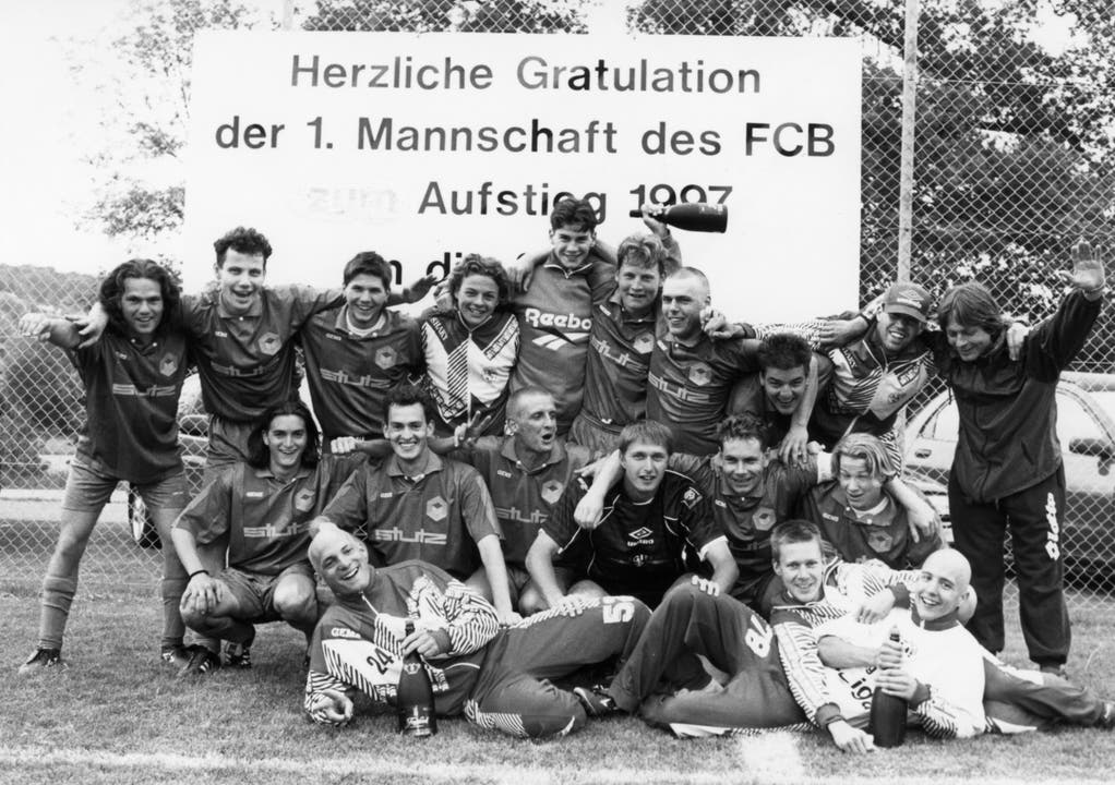1997 kehrte Birmensdorf mit Trainer Patrick Stein (rechts) in die 3. Liga zurück, ein Jahr später stiegen sie wieder ab.