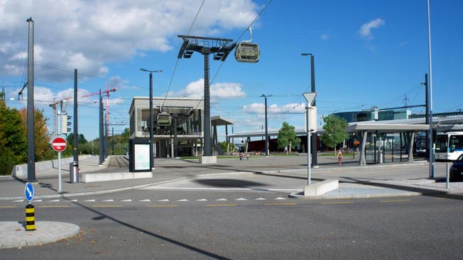 Die Zoo-Seilbahn soll dereinst bis zu 1800 Personen pro Stunde vom Bahnhof Stettbach zum Zürich Zoo befördern können.