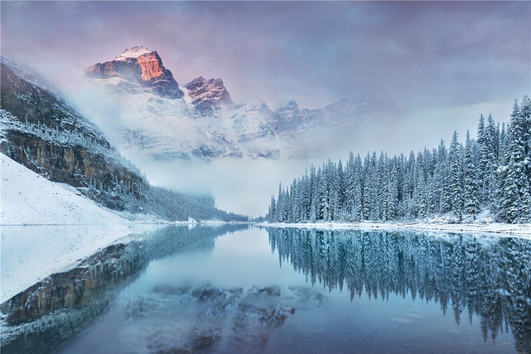 Statt Halligalli wie in den nahe gelegenen Skigebieten führen die Loipen weit hinaus in die Natur und in die zauberhafte Winterwunderwelt des Banff-Nationalparks.