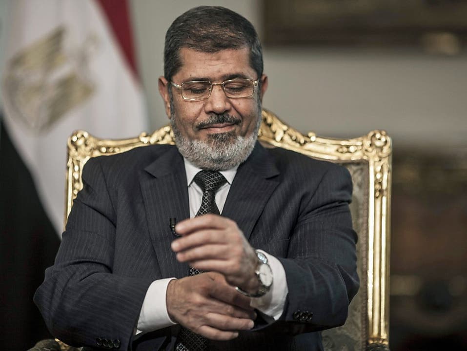 17. Juni: Ägyptens früherer Präsident Mohammed Mursi brach im Alter von 67 Jahren bei einer Gerichtsanhörung zusammen und verstarb später im Spital. Als erster frei gewählter Präsident Ägyptens kam er 2012 an die Macht. Nach Massenprotesten stürzte ihn das Militär im Juli 2013. Seitdem sass er im Gefängnis. Mursi gehörte den islamistischen Muslimbrüdern an, die heute in Ägypten verboten sind.