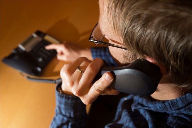 Telefonieren für 1.99 Franken pro Minute: Konsumenten wähnten sich auf echten Servicenummern.